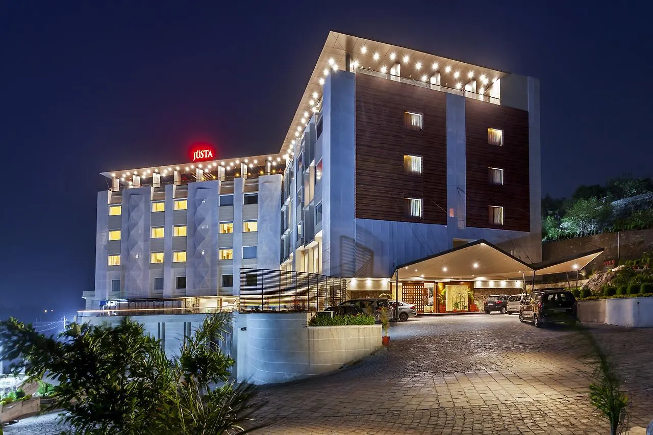 Juesta Sajjangarh Resort & Spa, Udaipur 5*,